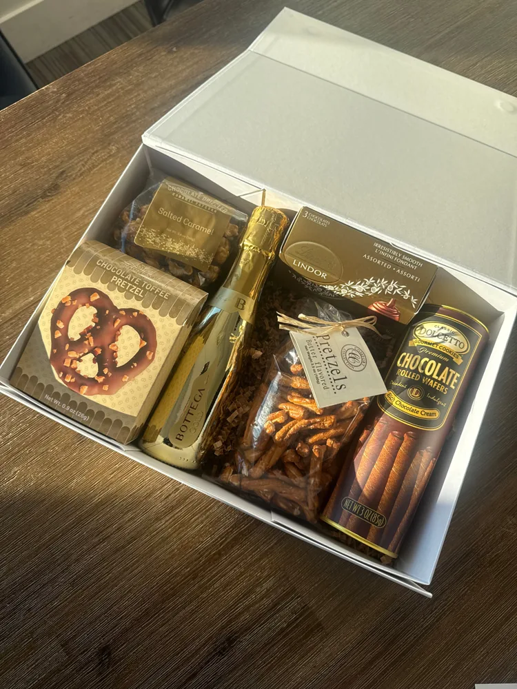 Congratulations gift box